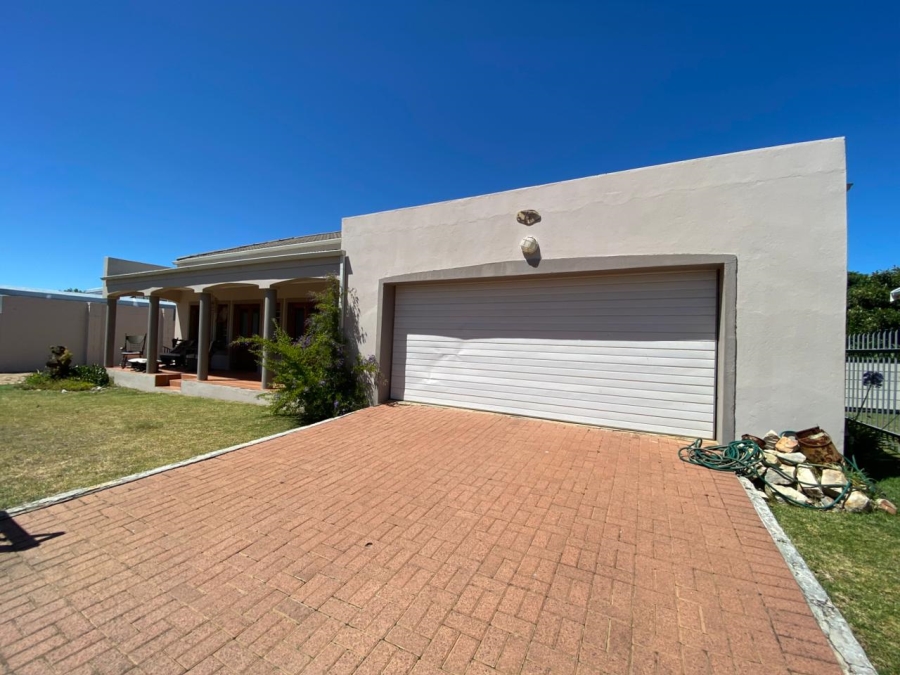 3 Bedroom Property for Sale in Sandbaai Western Cape